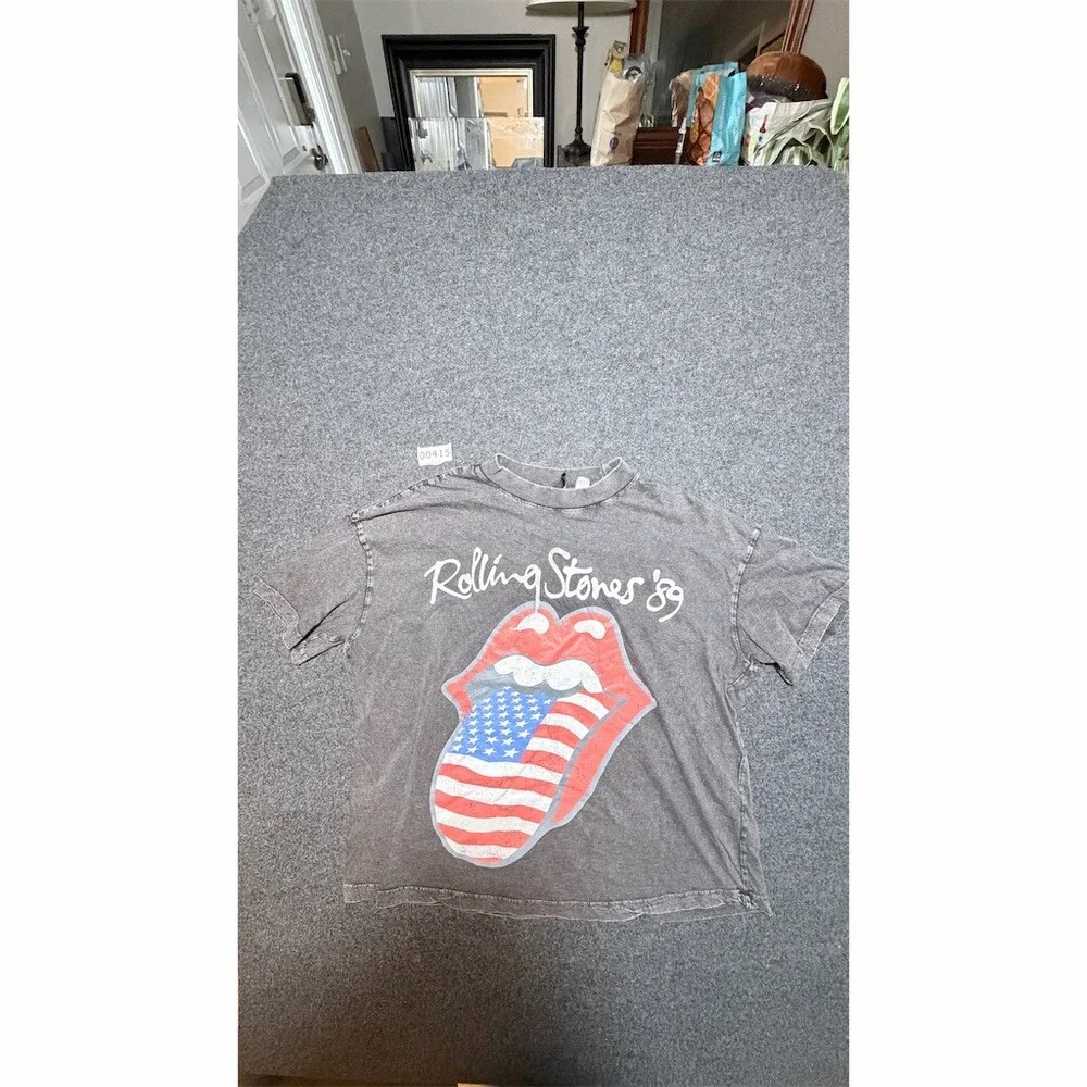 H&M Divided T-Shirt Mens Size L Gray Rolling Stones Tongue USA Flag